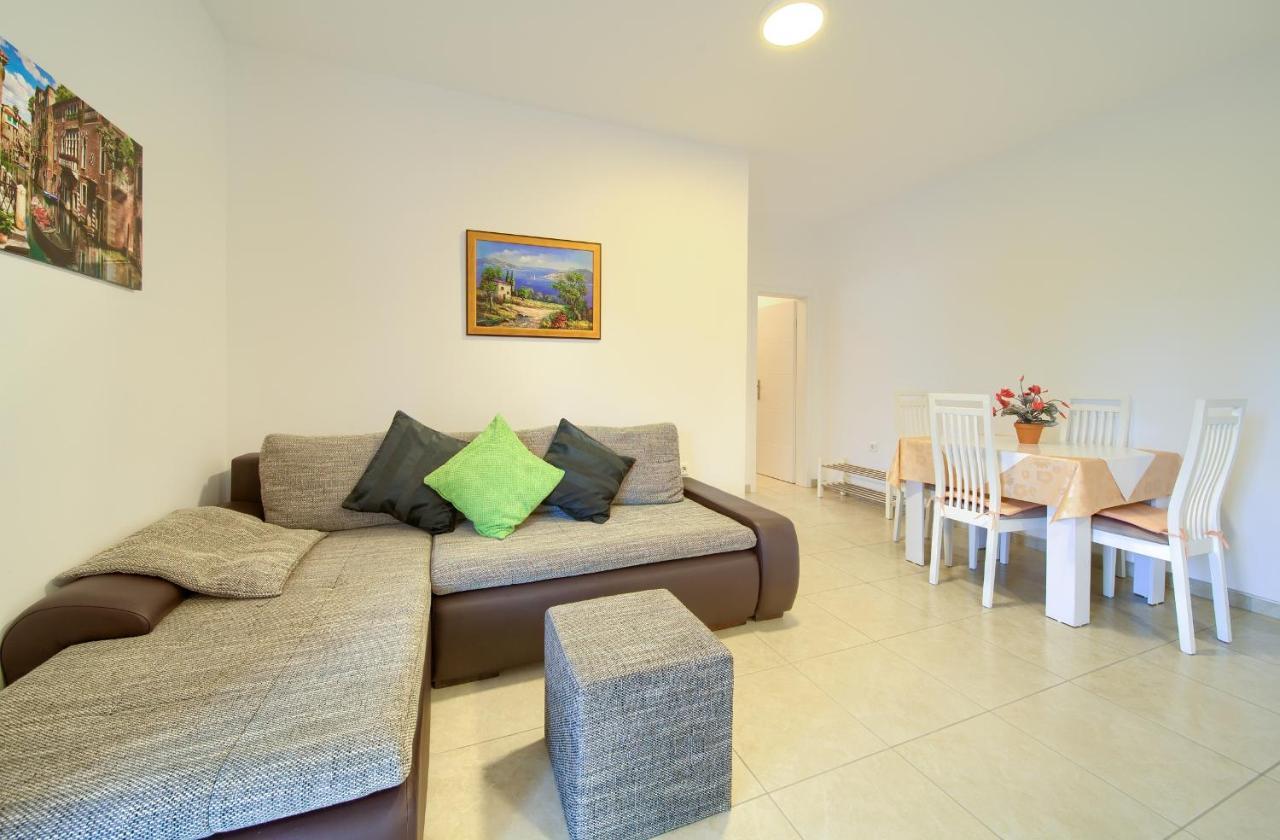 Apartmani Mara Matic Malinska Εξωτερικό φωτογραφία