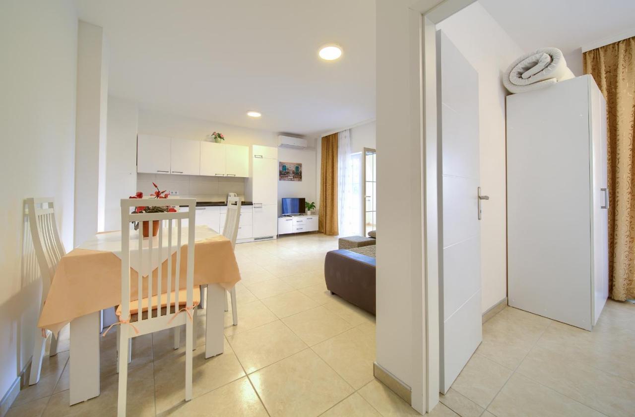 Apartmani Mara Matic Malinska Εξωτερικό φωτογραφία