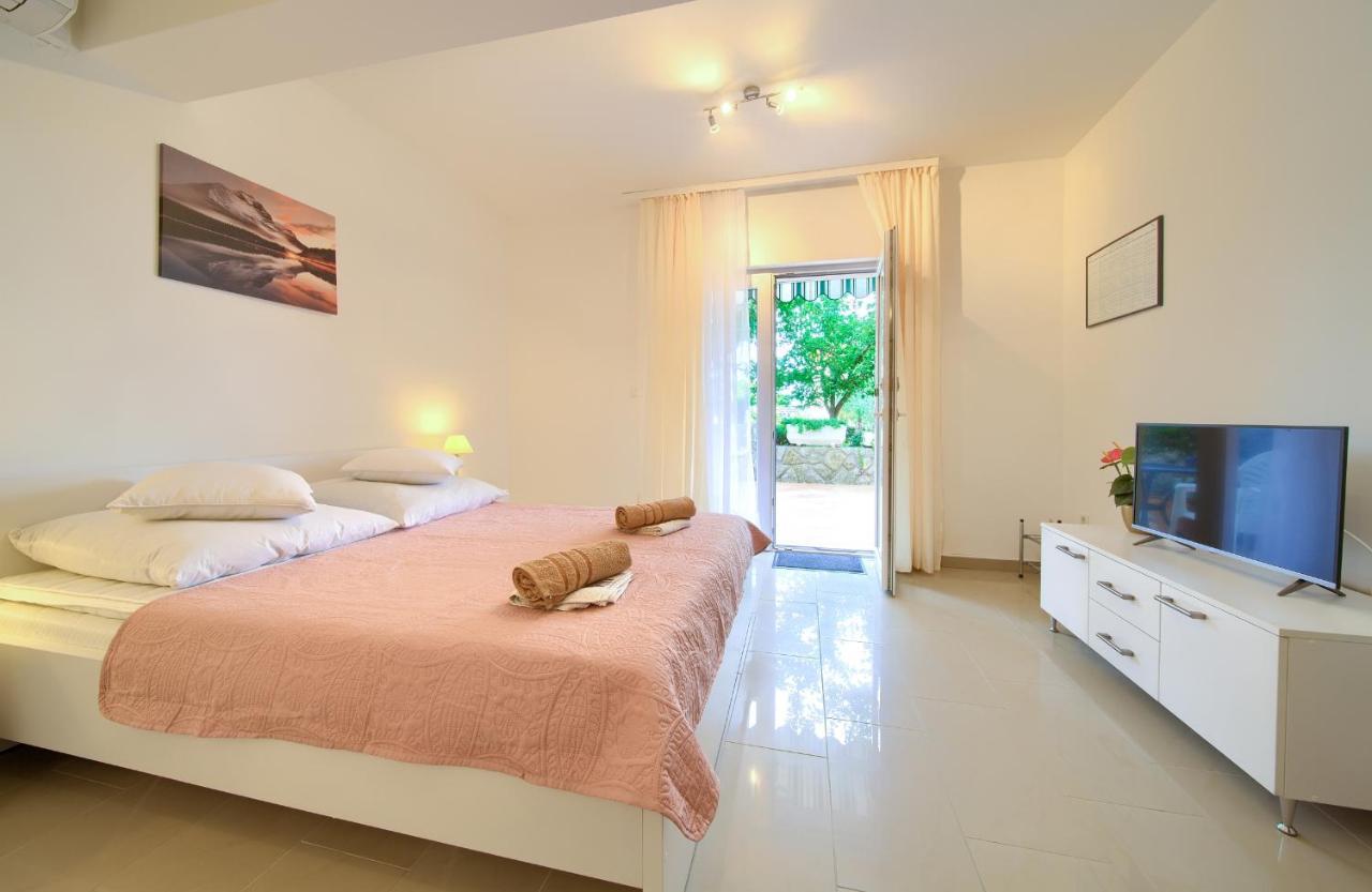 Apartmani Mara Matic Malinska Εξωτερικό φωτογραφία