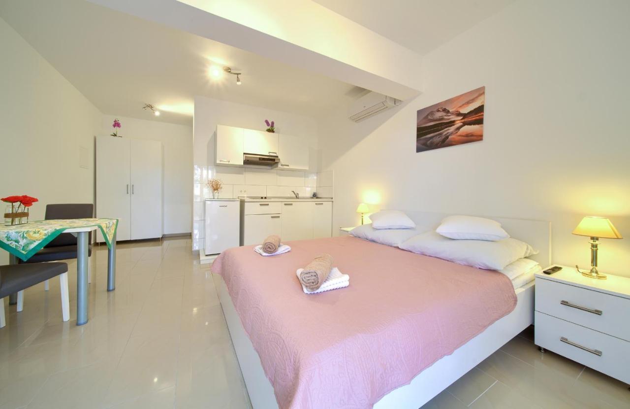 Apartmani Mara Matic Malinska Εξωτερικό φωτογραφία