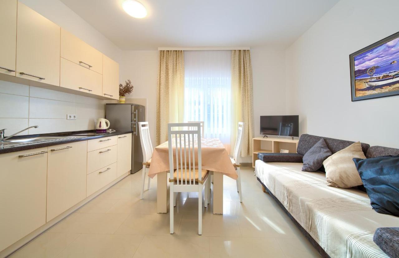 Apartmani Mara Matic Malinska Εξωτερικό φωτογραφία