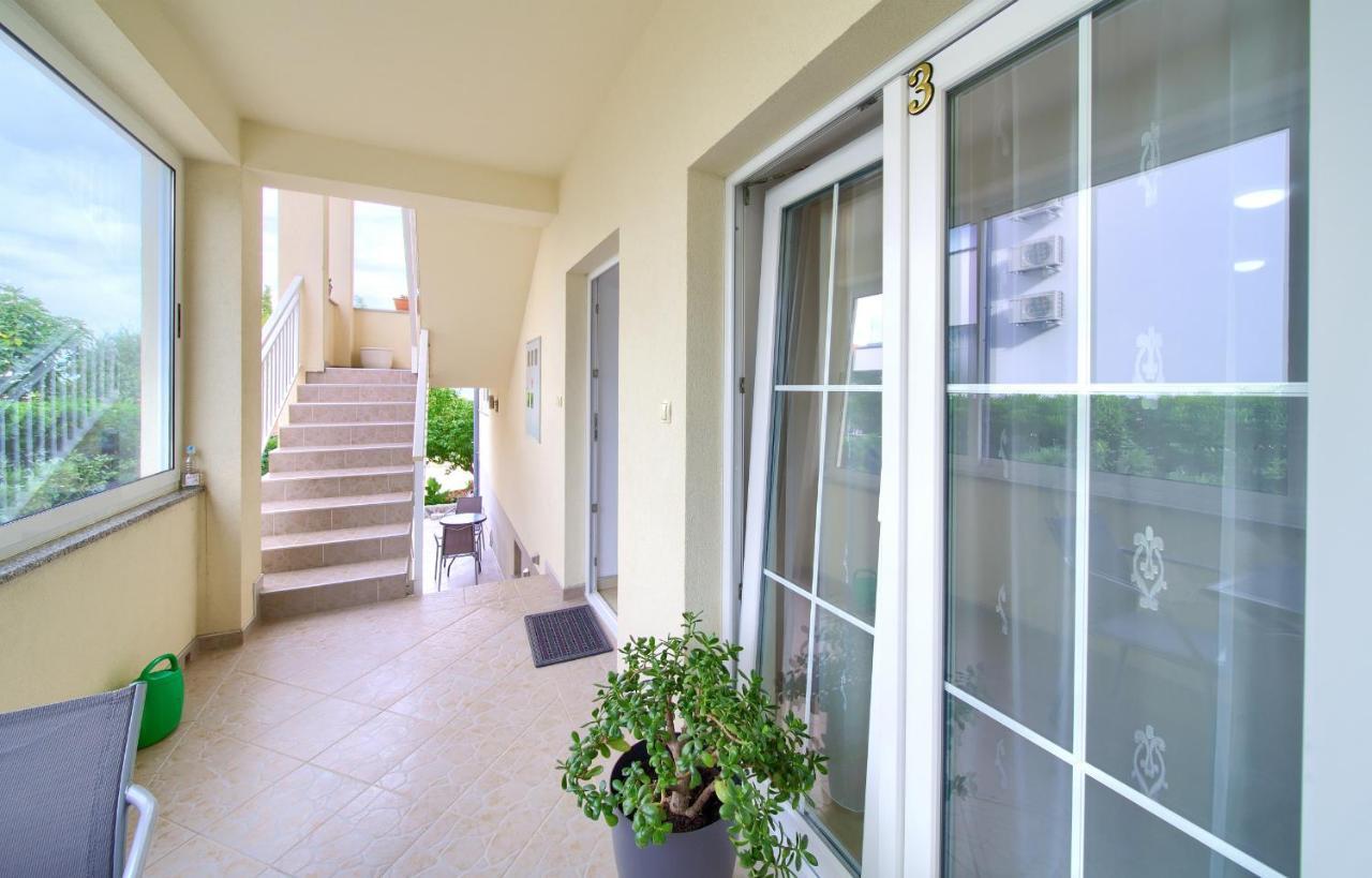 Apartmani Mara Matic Malinska Εξωτερικό φωτογραφία