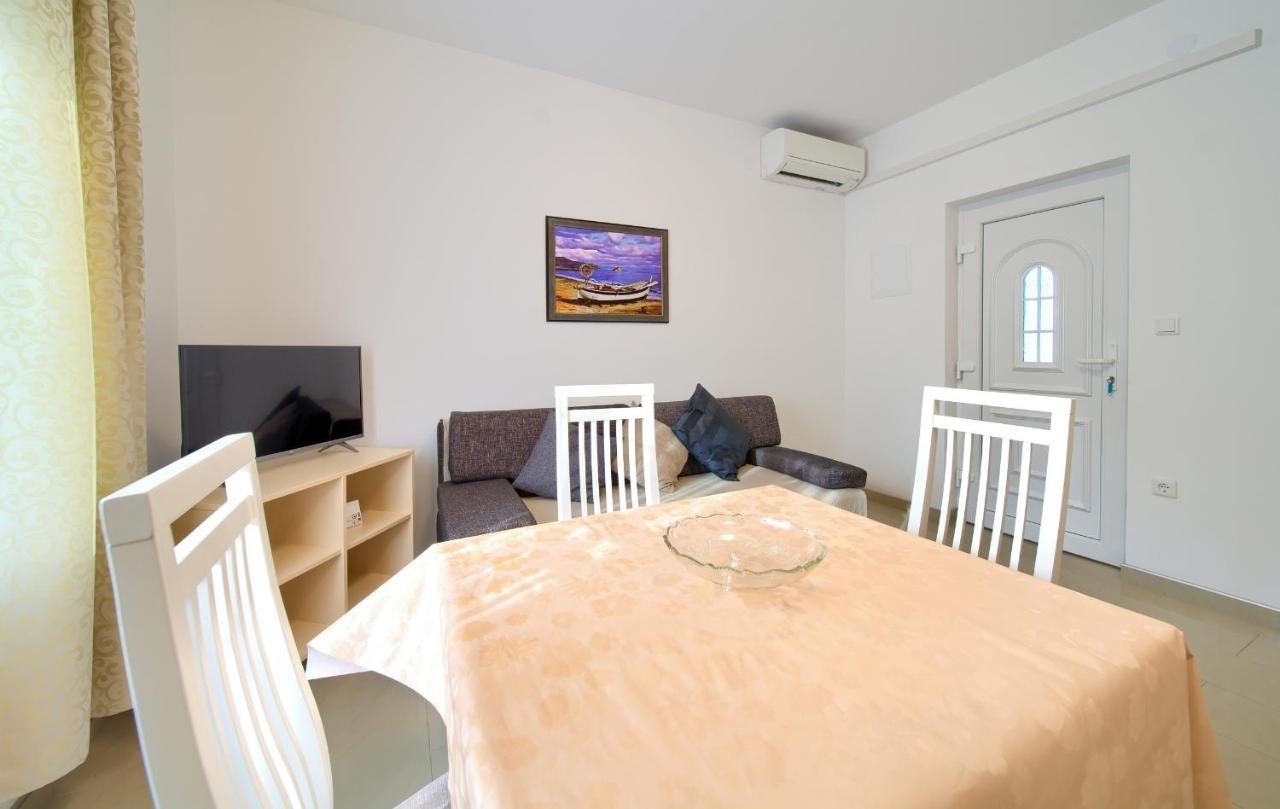 Apartmani Mara Matic Malinska Εξωτερικό φωτογραφία